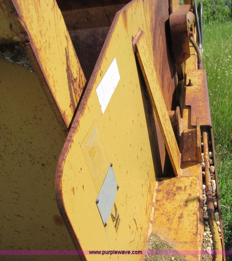 image for item I3886 Reynolds 14C hydraulic pull scraper