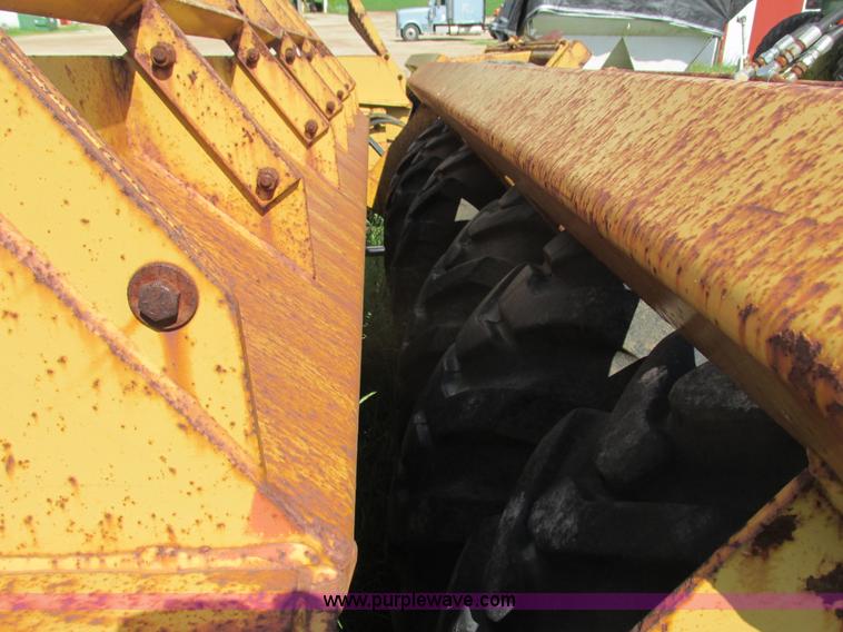 image for item I3886 Reynolds 14C hydraulic pull scraper