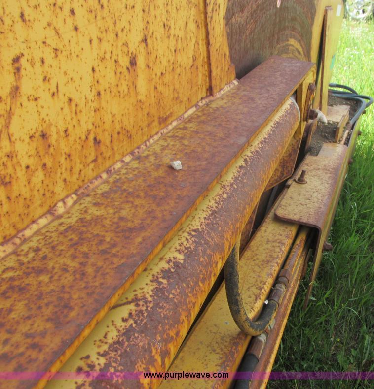 image for item I3886 Reynolds 14C hydraulic pull scraper