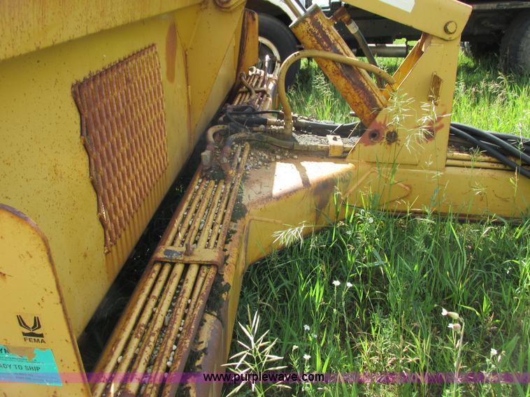 image for item I3886 Reynolds 14C hydraulic pull scraper