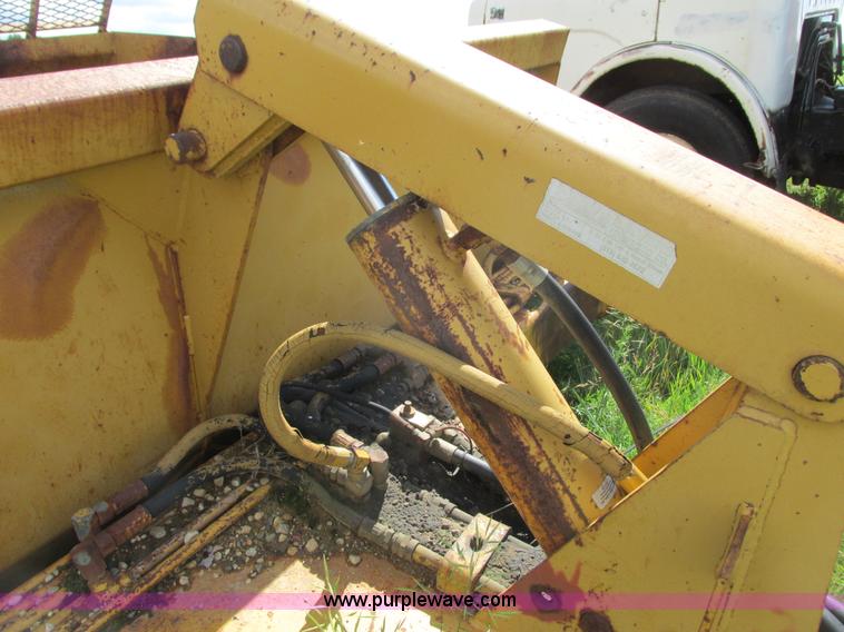 image for item I3886 Reynolds 14C hydraulic pull scraper