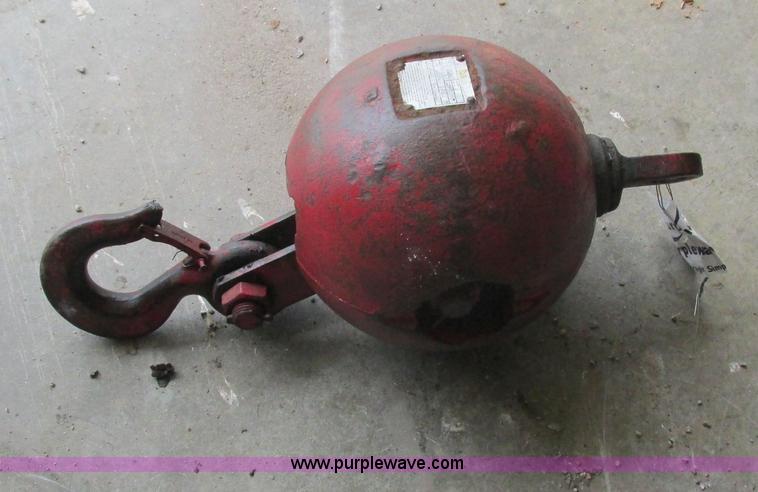 image for item I3888 Johnson 0B7EE200-4 headache ball