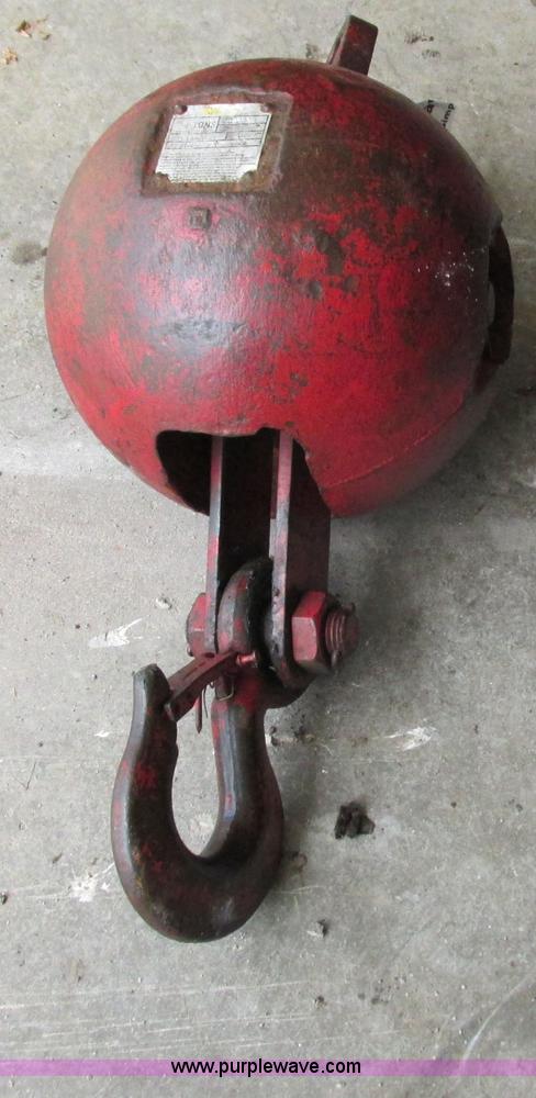 image for item I3888 Johnson 0B7EE200-4 headache ball