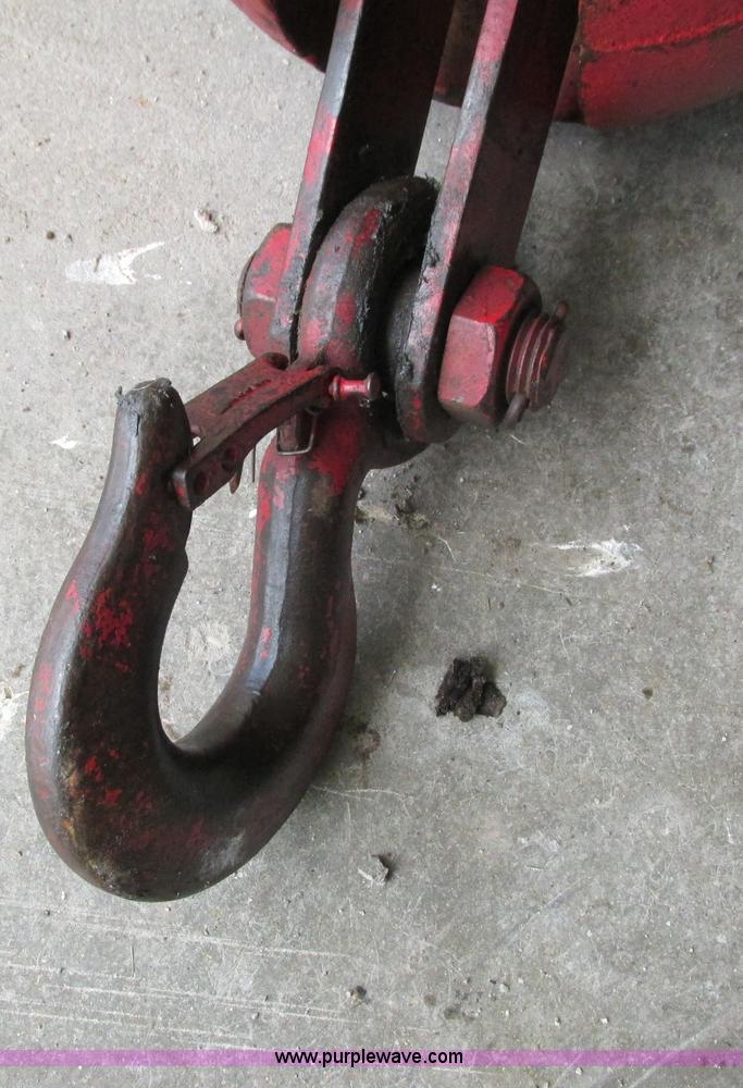 image for item I3888 Johnson 0B7EE200-4 headache ball