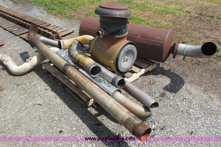 image for item I3889 Assorted truck parts