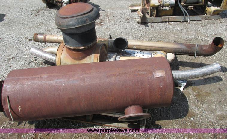 image for item I3889 Assorted truck parts