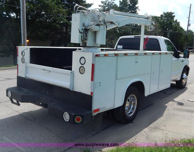 image for item I4677 2007 Ford F350 Super Duty XL utility truck