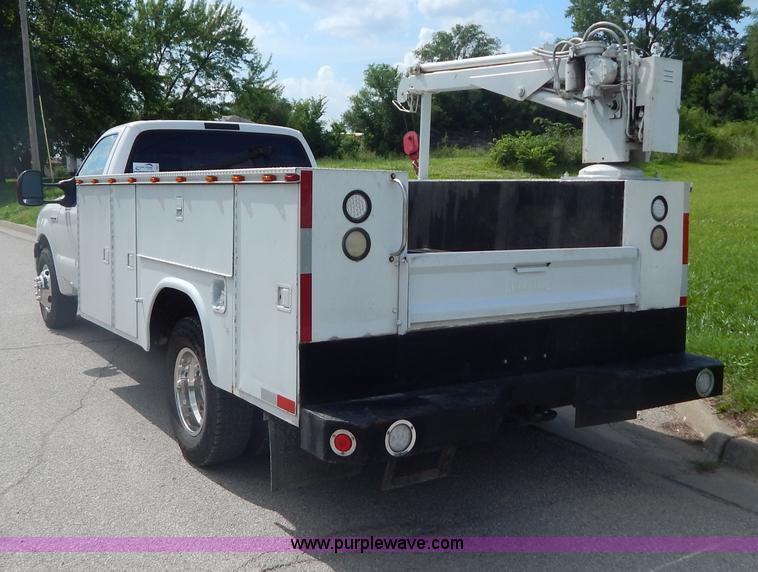 image for item I4677 2007 Ford F350 Super Duty XL utility truck