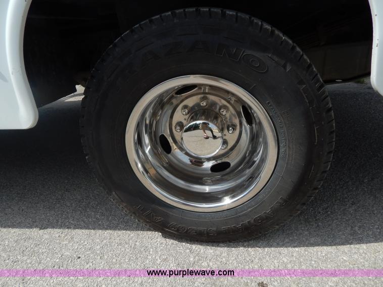 image for item I4677 2007 Ford F350 Super Duty XL utility truck