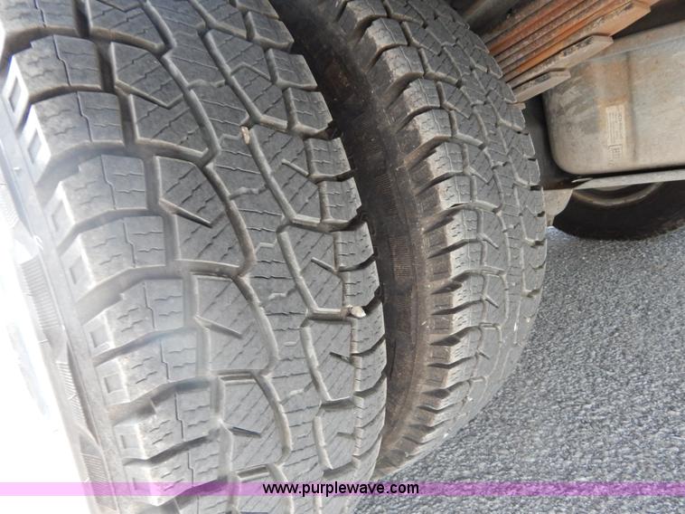 image for item I4677 2007 Ford F350 Super Duty XL utility truck