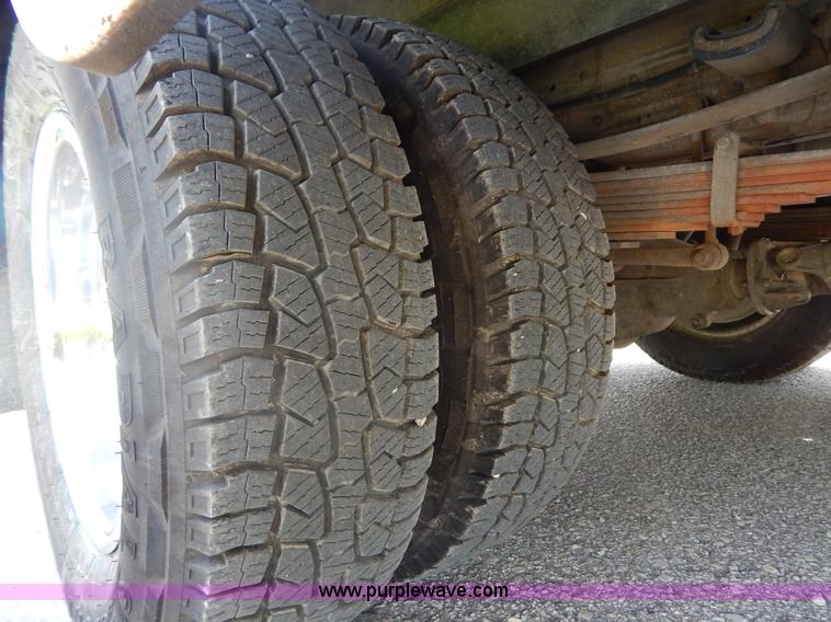 image for item I4677 2007 Ford F350 Super Duty XL utility truck