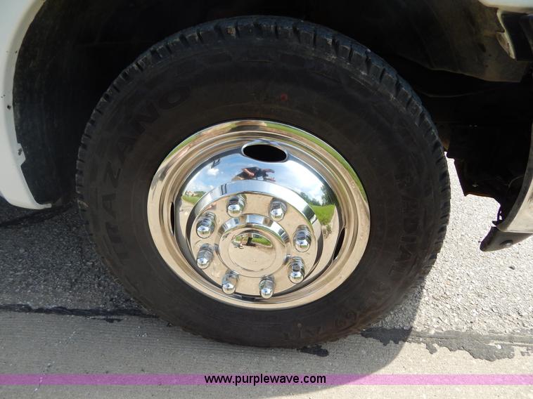 image for item I4677 2007 Ford F350 Super Duty XL utility truck