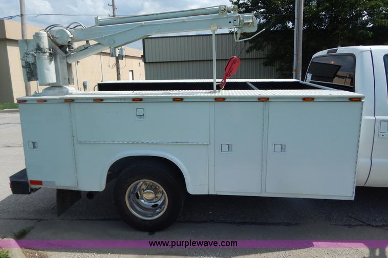 image for item I4677 2007 Ford F350 Super Duty XL utility truck