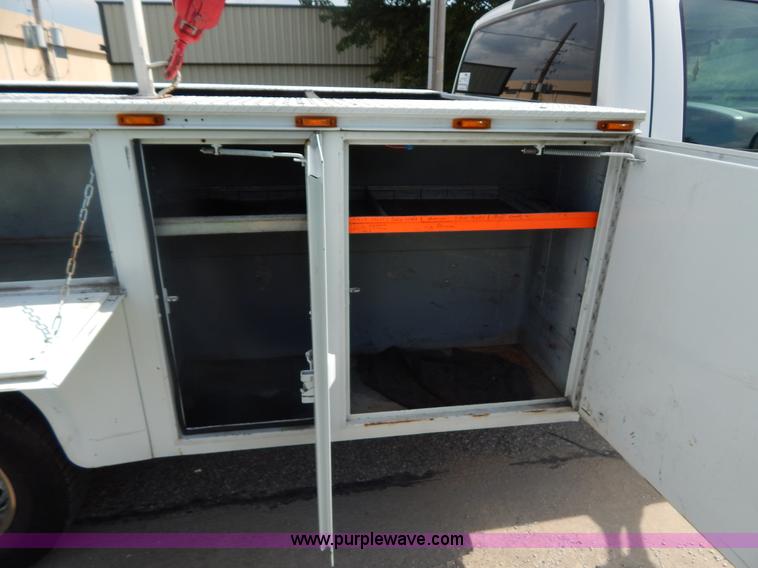 image for item I4677 2007 Ford F350 Super Duty XL utility truck