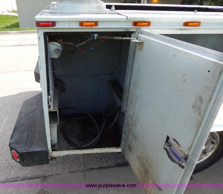 image for item I4677 2007 Ford F350 Super Duty XL utility truck