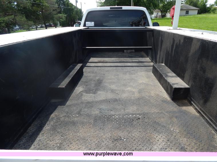 image for item I4677 2007 Ford F350 Super Duty XL utility truck