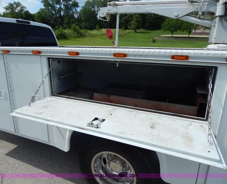 image for item I4677 2007 Ford F350 Super Duty XL utility truck