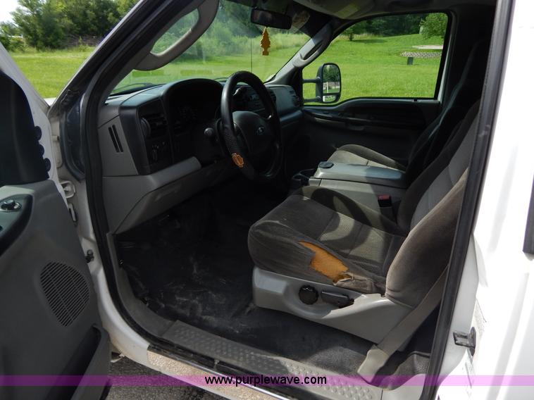 image for item I4677 2007 Ford F350 Super Duty XL utility truck