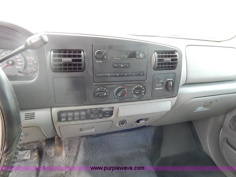 image for item I4677 2007 Ford F350 Super Duty XL utility truck