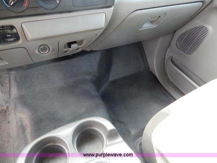 image for item I4677 2007 Ford F350 Super Duty XL utility truck
