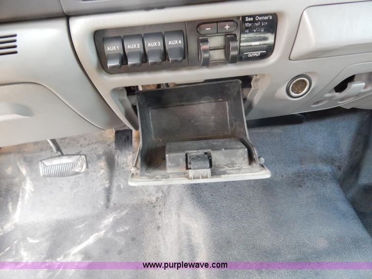 image for item I4677 2007 Ford F350 Super Duty XL utility truck