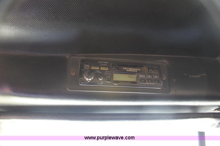 image for item I7299 2000 Mack CH613 semi truck