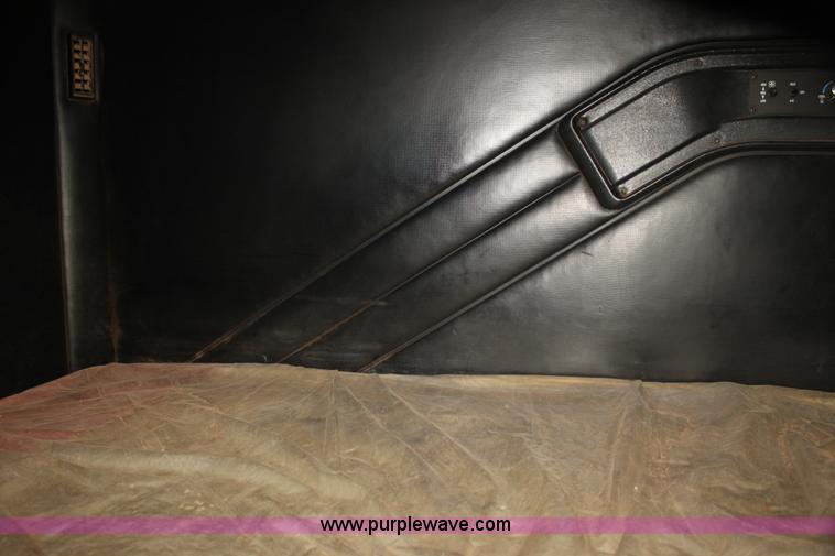 image for item I7300 1996 Mack CH613 semi truck