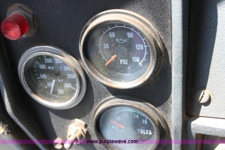 image for item I7301 1988 Mack RD688S rigging truck