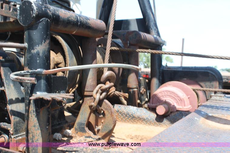 image for item I7301 1988 Mack RD688S rigging truck