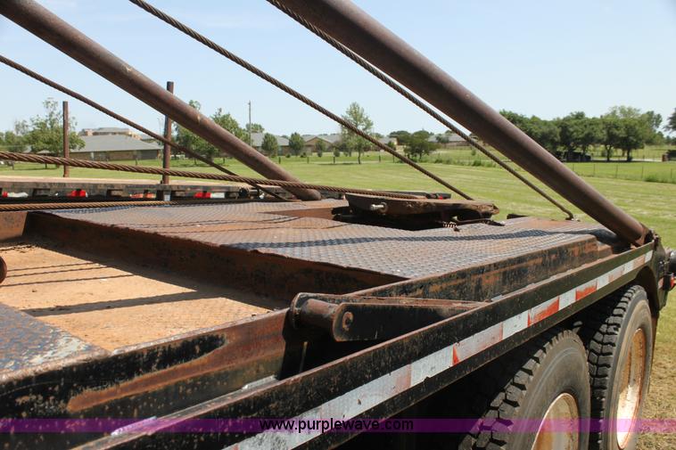 image for item I7301 1988 Mack RD688S rigging truck