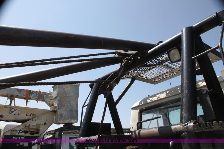 image for item I7301 1988 Mack RD688S rigging truck