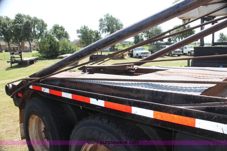image for item I7301 1988 Mack RD688S rigging truck