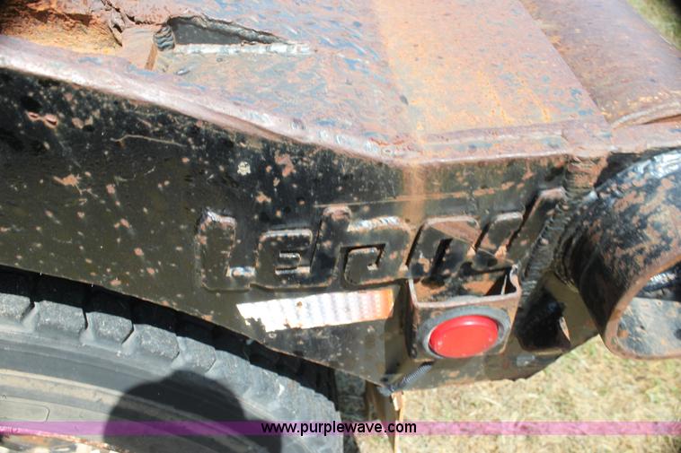 image for item I7301 1988 Mack RD688S rigging truck