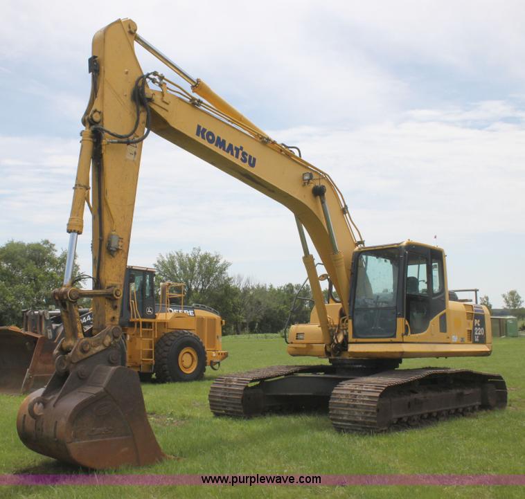 image for item I7315 2006 Komatsu PC220LC-8 excavator