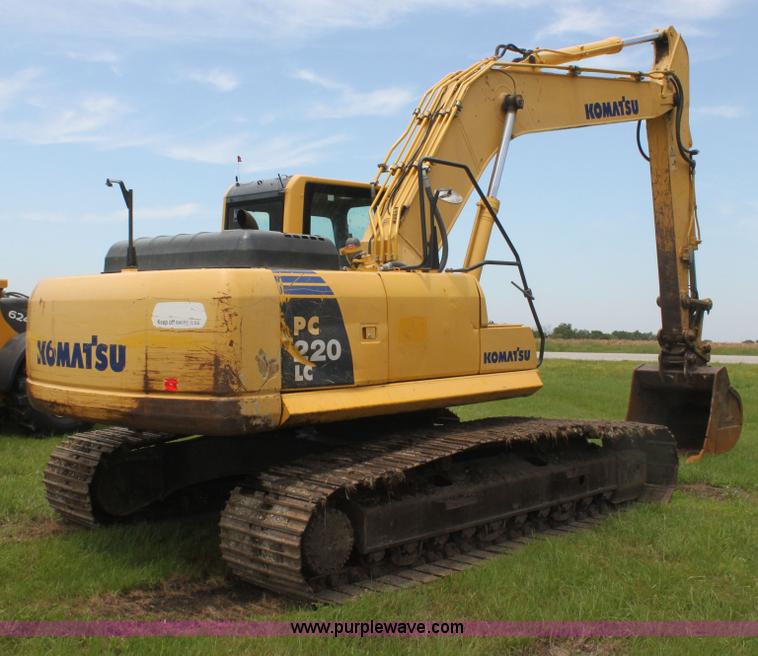 image for item I7315 2006 Komatsu PC220LC-8 excavator