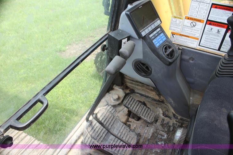 image for item I7315 2006 Komatsu PC220LC-8 excavator