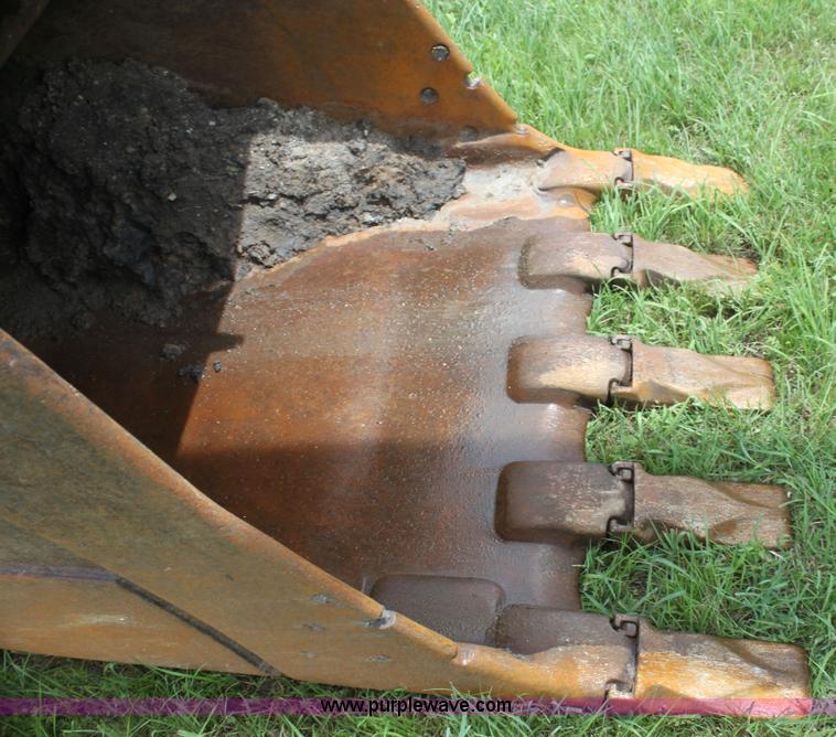 image for item I7315 2006 Komatsu PC220LC-8 excavator