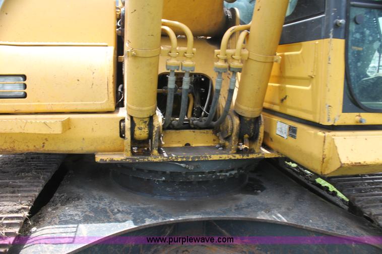image for item I7315 2006 Komatsu PC220LC-8 excavator