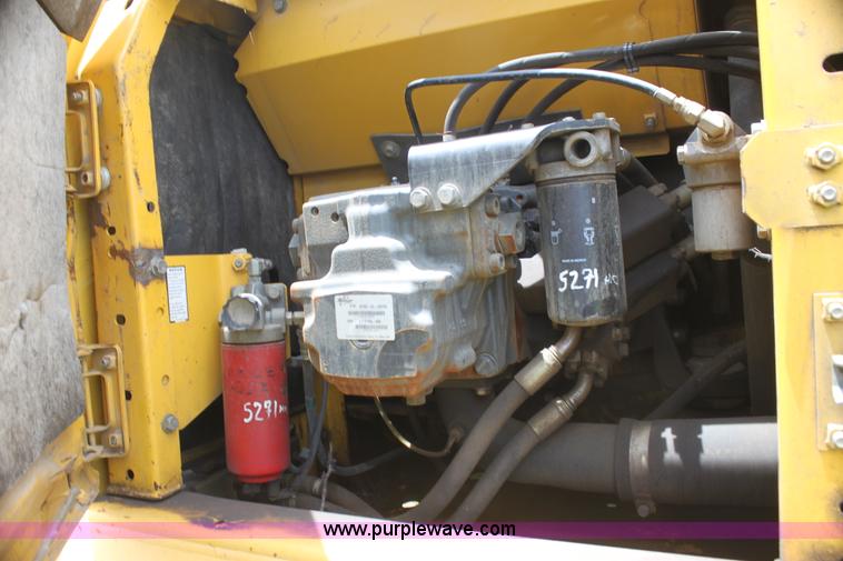 image for item I7315 2006 Komatsu PC220LC-8 excavator