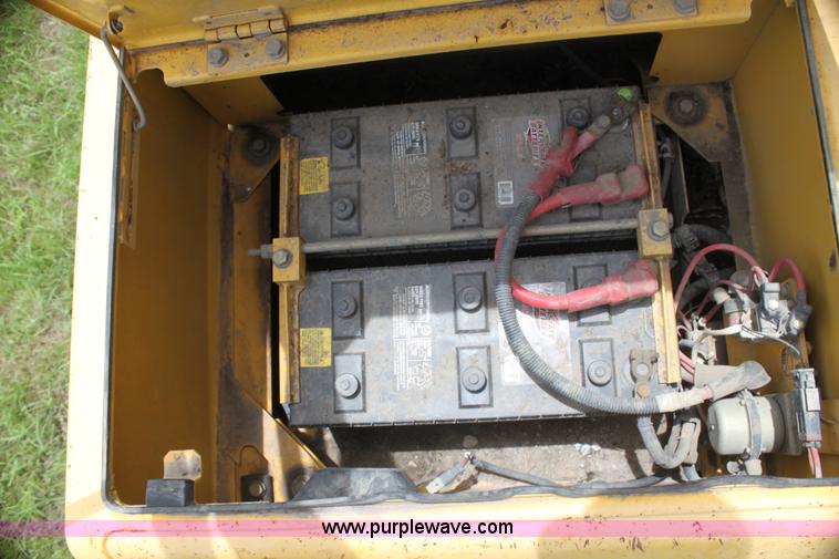 image for item I7315 2006 Komatsu PC220LC-8 excavator
