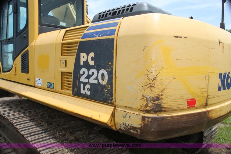 image for item I7315 2006 Komatsu PC220LC-8 excavator