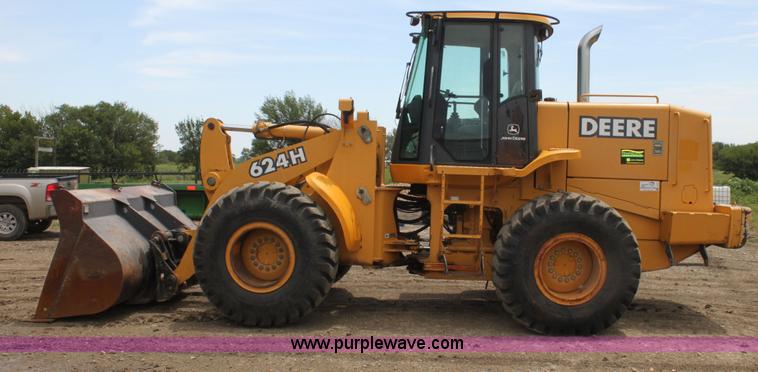 image for item I7316 2003 John Deere 624H wheel loader
