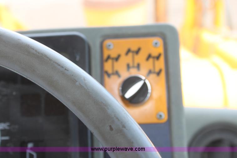 image for item I7318 1992 JCB 215S backhoe