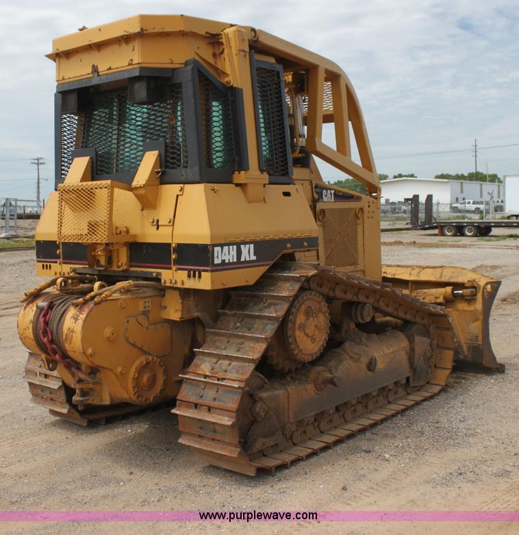 image for item I7338 1993 Caterpillar D4H XL dozer
