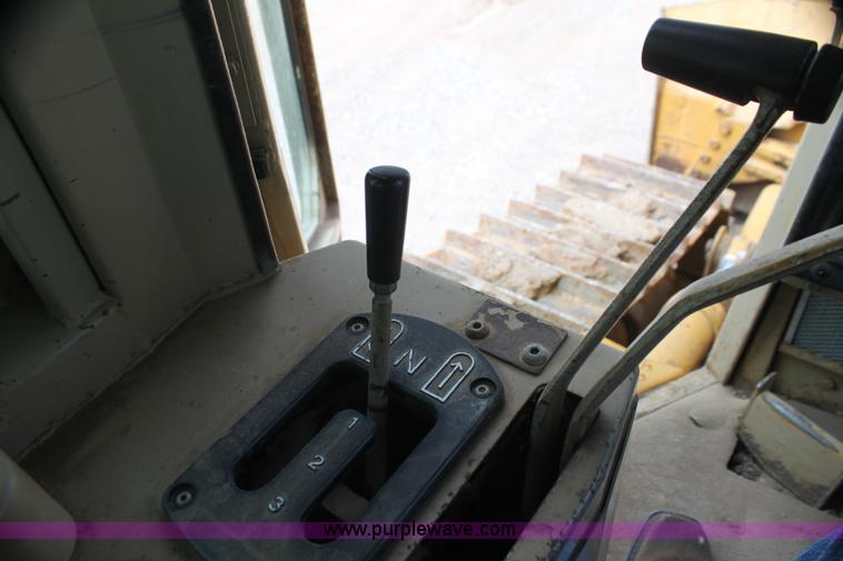 image for item I7338 1993 Caterpillar D4H XL dozer