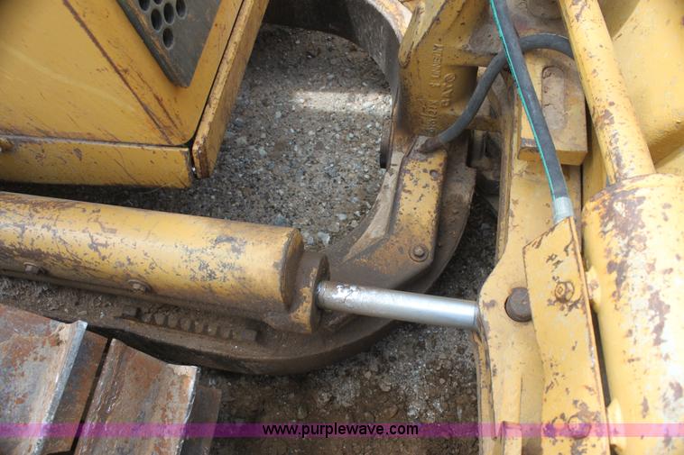 image for item I7338 1993 Caterpillar D4H XL dozer
