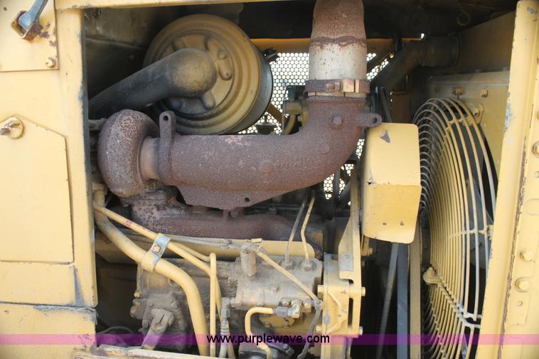 image for item I7338 1993 Caterpillar D4H XL dozer
