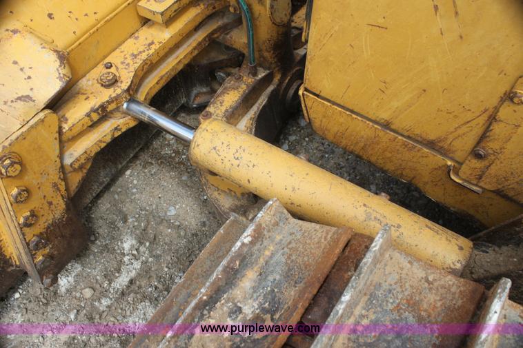 image for item I7338 1993 Caterpillar D4H XL dozer