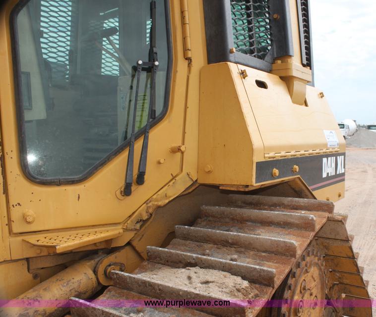image for item I7338 1993 Caterpillar D4H XL dozer