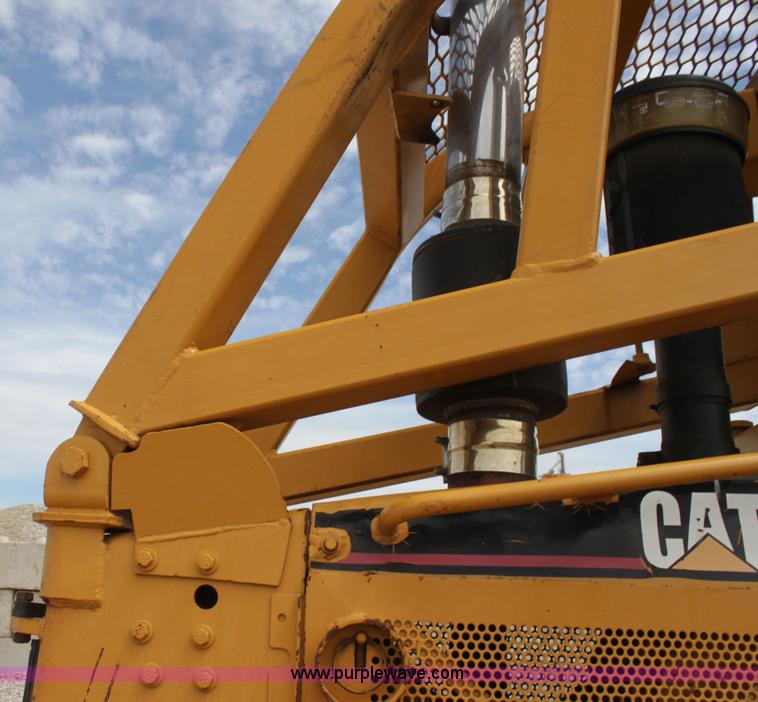 image for item I7338 1993 Caterpillar D4H XL dozer